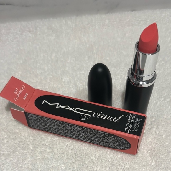 MAC Cosmetics M·A·CXIMAL Silky Matte Lipstick in Flamingo (697) NIB - Picture 4 of 4